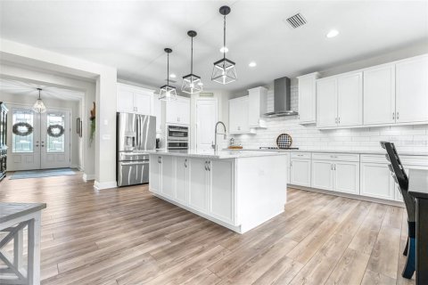 Casa en venta en Land O' Lakes, Florida, 5 dormitorios, 329.34 m2 № 1838556 - foto 14