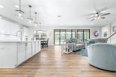 Casa en venta en Land O' Lakes, Florida, 5 dormitorios, 329.34 m2 № 1838556 - foto 11