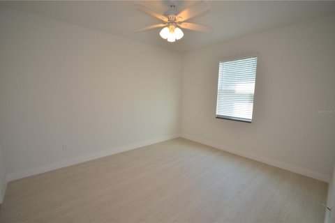 Commercial property in Port Charlotte, Florida 5 bedrooms, 243.31 sq.m. № 2217940 - photo 10
