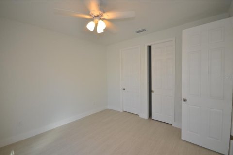 Commercial property in Port Charlotte, Florida 5 bedrooms, 243.31 sq.m. № 2217940 - photo 18