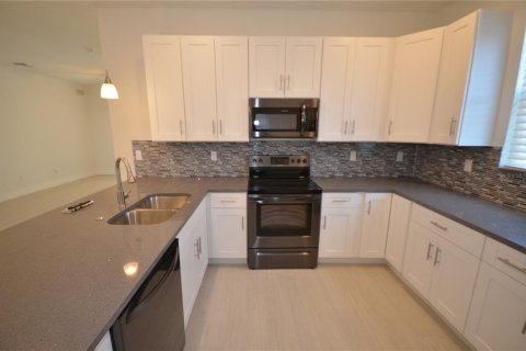 Commercial property in Port Charlotte, Florida 5 bedrooms, 243.31 sq.m. № 2217940 - photo 6