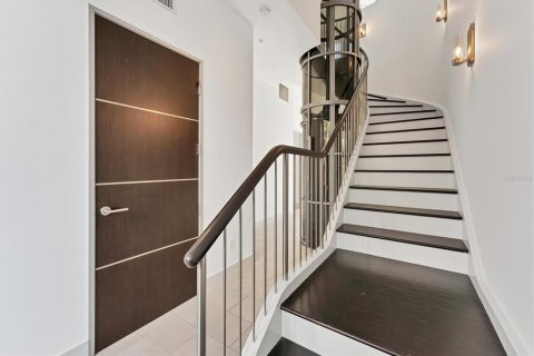 Adosado en alquiler en Sarasota, Florida, 3 dormitorios, 235.14 m2 № 1837787 - foto 4