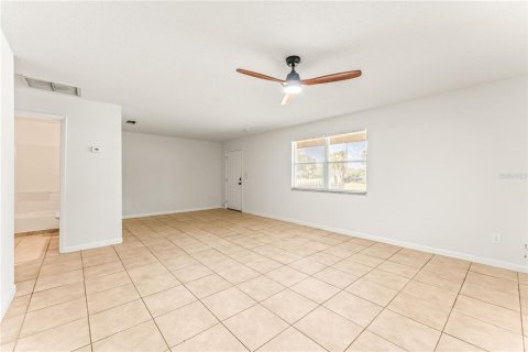 Villa ou maison à louer à Edgewater, Floride: 2 chambres, 110 m2 № 1901575 - photo 5