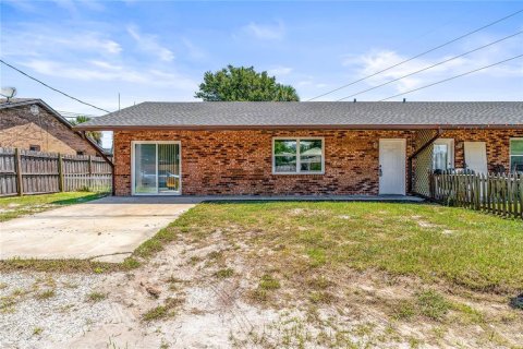 Villa ou maison à louer à Edgewater, Floride: 2 chambres, 110 m2 № 1901575 - photo 1