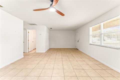 Villa ou maison à louer à Edgewater, Floride: 2 chambres, 110 m2 № 1901575 - photo 6