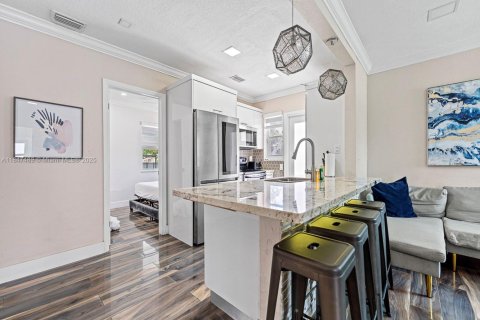 Villa ou maison à vendre à Miami, Floride: 3 chambres, 107.21 m2 № 1856906 - photo 15