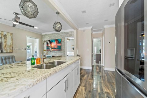 Villa ou maison à vendre à Miami, Floride: 3 chambres, 107.21 m2 № 1856906 - photo 17