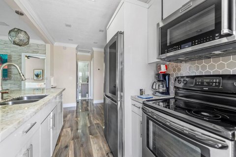 Villa ou maison à vendre à Miami, Floride: 3 chambres, 107.21 m2 № 1856906 - photo 18