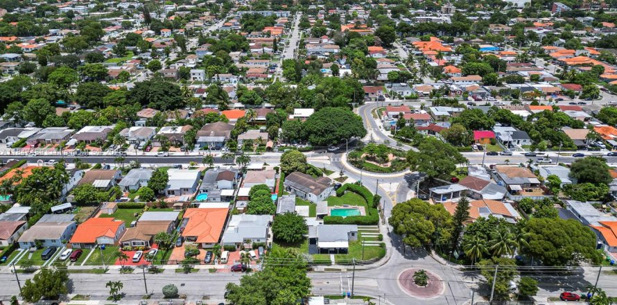 Villa ou maison à Miami, Floride 3 chambres, 107.21 m2 № 1856906