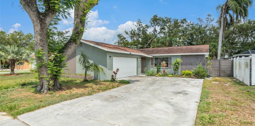 Villa ou maison à Clearwater, Floride 3 chambres, 103.77 m2 № 1916634