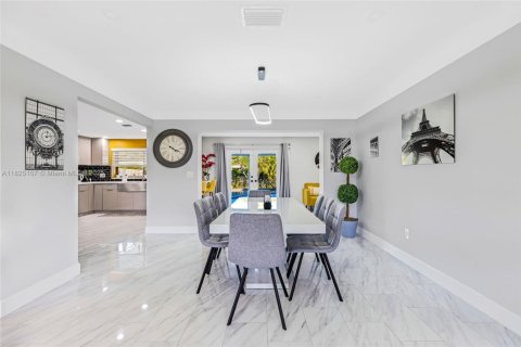Casa en venta en Fort Lauderdale, Florida, 4 dormitorios, 184.32 m2 № 1794181 - foto 7