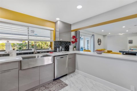 Casa en venta en Fort Lauderdale, Florida, 4 dormitorios, 184.32 m2 № 1794181 - foto 21