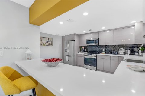 Casa en venta en Fort Lauderdale, Florida, 4 dormitorios, 184.32 m2 № 1794181 - foto 17