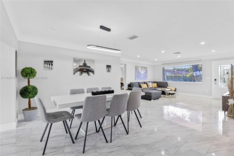 Casa en venta en Fort Lauderdale, Florida, 4 dormitorios, 184.32 m2 № 1794181 - foto 11