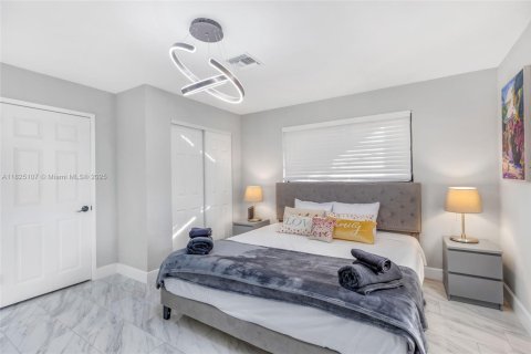Casa en venta en Fort Lauderdale, Florida, 4 dormitorios, 184.32 m2 № 1794181 - foto 23