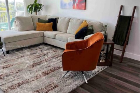 Condo in Miami Gardens, Florida, 2 bedrooms  № 1875273 - photo 9