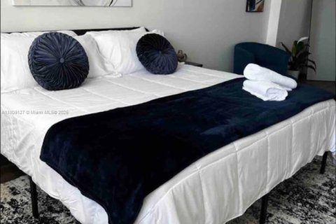 Condo in Miami Gardens, Florida, 2 bedrooms  № 1875273 - photo 14