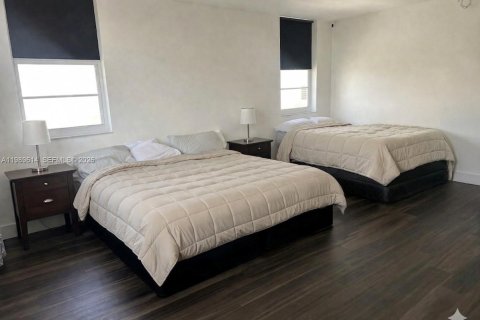 Condo in Bay Harbor Islands, Florida, 2 bedrooms  № 2057781 - photo 18