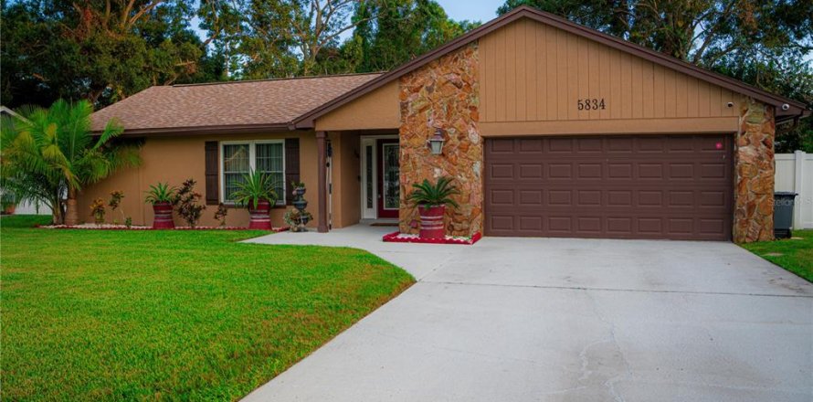 Villa ou maison à Pinellas Park, Floride 3 chambres, 146.41 m2 № 1913600