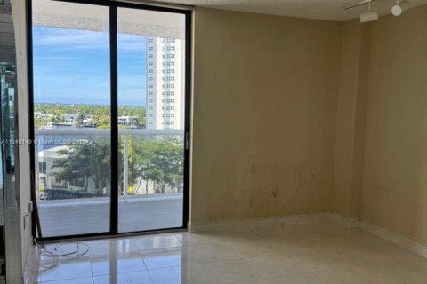 Condo in Aventura, Florida, 2 bedrooms № 1936648 - photo 10