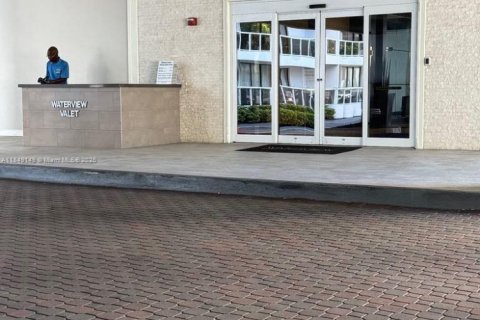 Condo in Aventura, Florida, 2 bedrooms № 1936648 - photo 17