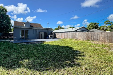 Villa ou maison à louer à Delray Beach, Floride: 3 chambres, 157.93 m2 № 2432547 - photo 23
