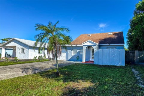 Villa ou maison à louer à Delray Beach, Floride: 3 chambres, 157.93 m2 № 2432547 - photo 2