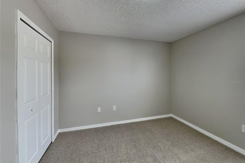 Casa en alquiler en Gibsonton, Florida, 5 dormitorios, 205.78 m2 № 1913485 - foto 13