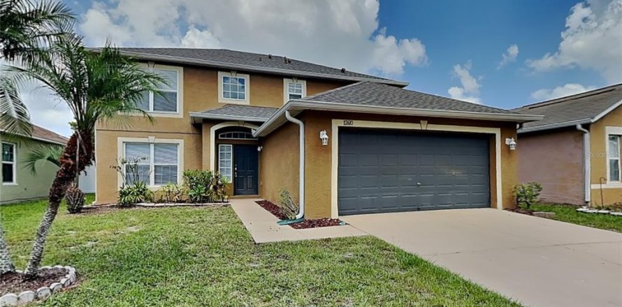 Casa en Gibsonton, Florida 5 dormitorios, 205.78 m2 № 1913485