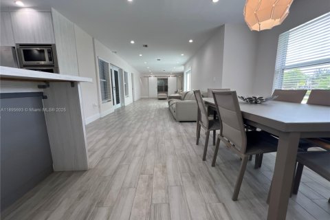 Casa en alquiler en Hollywood, Florida, 4 dormitorios, 172.98 m2 № 2014276 - foto 5