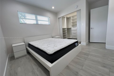 Casa en alquiler en Hollywood, Florida, 4 dormitorios, 172.98 m2 № 2014276 - foto 14