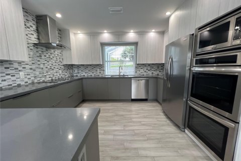 Casa en alquiler en Hollywood, Florida, 4 dormitorios, 172.98 m2 № 2014276 - foto 2