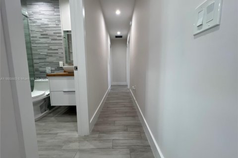 Casa en alquiler en Hollywood, Florida, 4 dormitorios, 172.98 m2 № 2014276 - foto 11