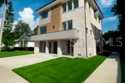 Casa en venta en Saint Petersburg, Florida, 4 dormitorios, 271.83 m2 № 1853603 - foto 1