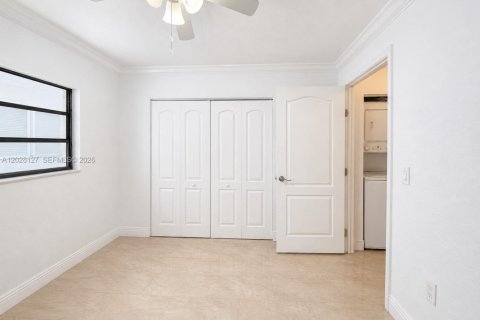 Condo in Miami, Florida, 2 bedrooms  № 2086322 - photo 24