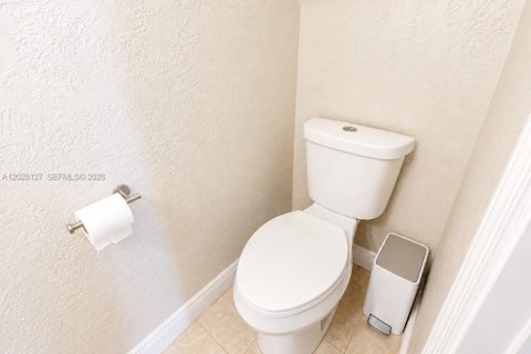 Condo in Miami, Florida, 2 bedrooms  № 2086322 - photo 13