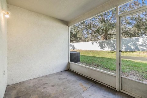 Townhouse in Brandon, Florida 2 bedrooms, 103.12 sq.m. № 1773076 - photo 24