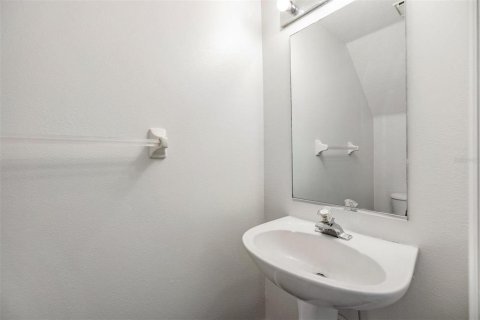 Townhouse in Brandon, Florida 2 bedrooms, 103.12 sq.m. № 1773076 - photo 15