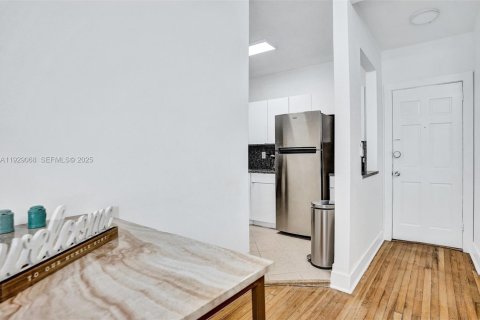 Villa ou maison à louer à Hollywood, Floride: 47.84 m2 № 1987452 - photo 22