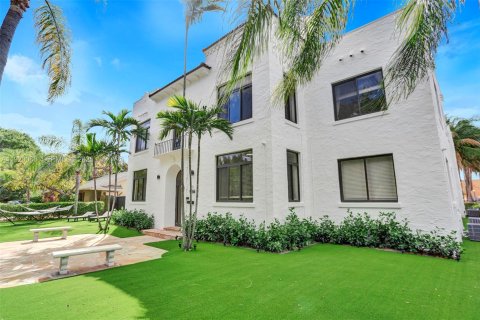 Villa ou maison à louer à Hollywood, Floride: 47.84 m2 № 1987452 - photo 5