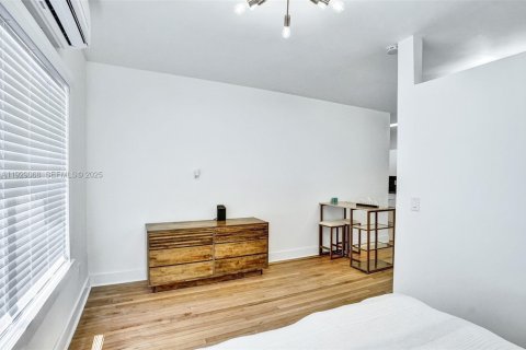 Villa ou maison à louer à Hollywood, Floride: 47.84 m2 № 1987452 - photo 26