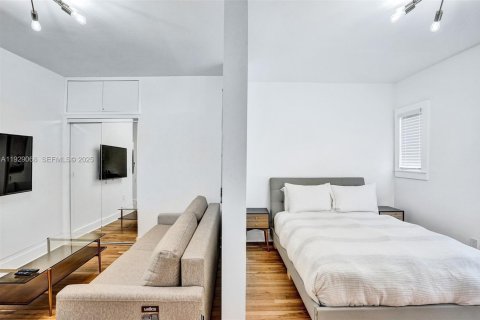 Villa ou maison à louer à Hollywood, Floride: 47.84 m2 № 1987452 - photo 23