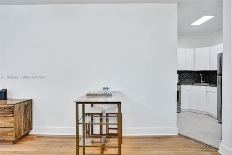 Villa ou maison à louer à Hollywood, Floride: 47.84 m2 № 1987452 - photo 30