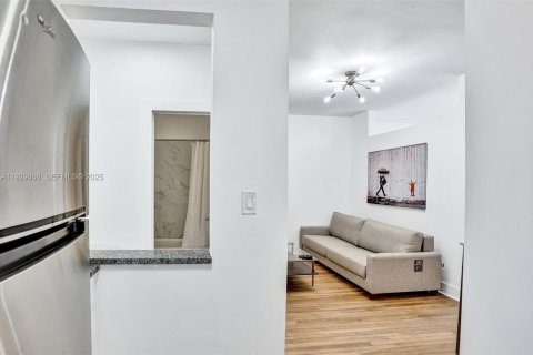 Villa ou maison à louer à Hollywood, Floride: 47.84 m2 № 1987452 - photo 28