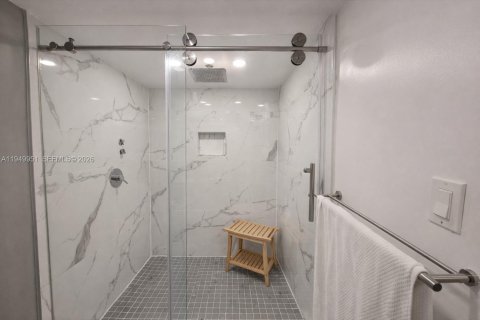Condominio en venta en Miami, Florida, 1 dormitorio, 89.28 m2 № 2007507 - foto 5