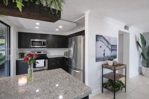 Condominio en venta en Miami, Florida, 1 dormitorio, 89.28 m2 № 2007507 - foto 3