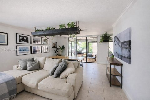 Condominio en venta en Miami, Florida, 1 dormitorio, 89.28 m2 № 2007507 - foto 11