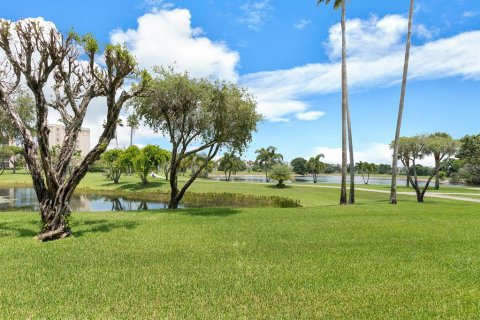 Copropriété à louer à Delray Beach, Floride: 2 chambres, 99.41 m2 № 696820 - photo 1