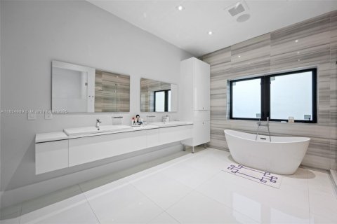 Villa ou maison à vendre à Plantation, Floride: 6 chambres, 627.65 m2 № 2060035 - photo 25