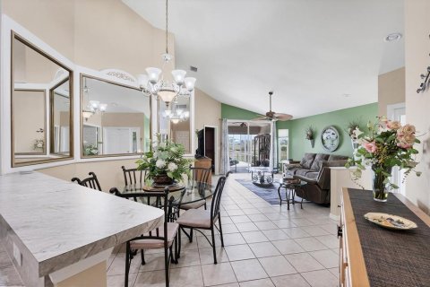 House in North Port, Florida 3 bedrooms, 138.24 sq.m. № 1757627 - photo 11